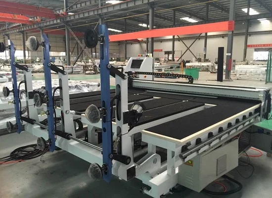 Glass cutting machine Glass cutting machine